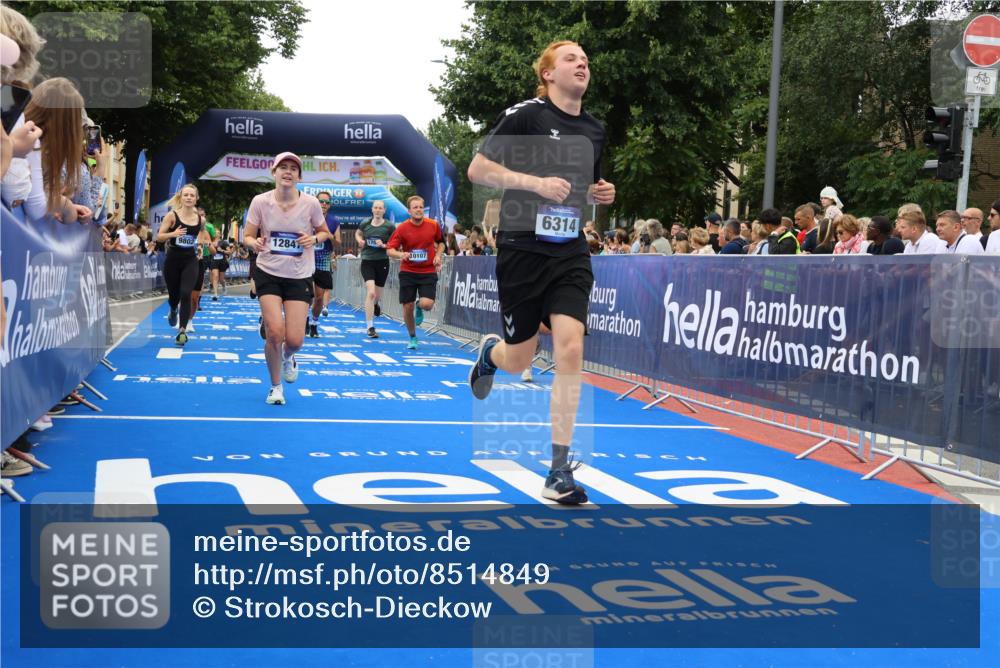 29.06.2025 - hella hamburg halbmarathon Strokosch-Dieckow http://msf.ph/oto/8514849 29.06.2025 11:17:59 Ziel 1067, 1204, 4845, 6275, 6308, 6314, 6345, 6948, 8128, 8169, 9601, 9802, 10107, 11102, 11602, 11698, 12847, 13296, 13536, 14245, 14307, 16209, 17098, 17187, 18053 meine-sportfotos.de