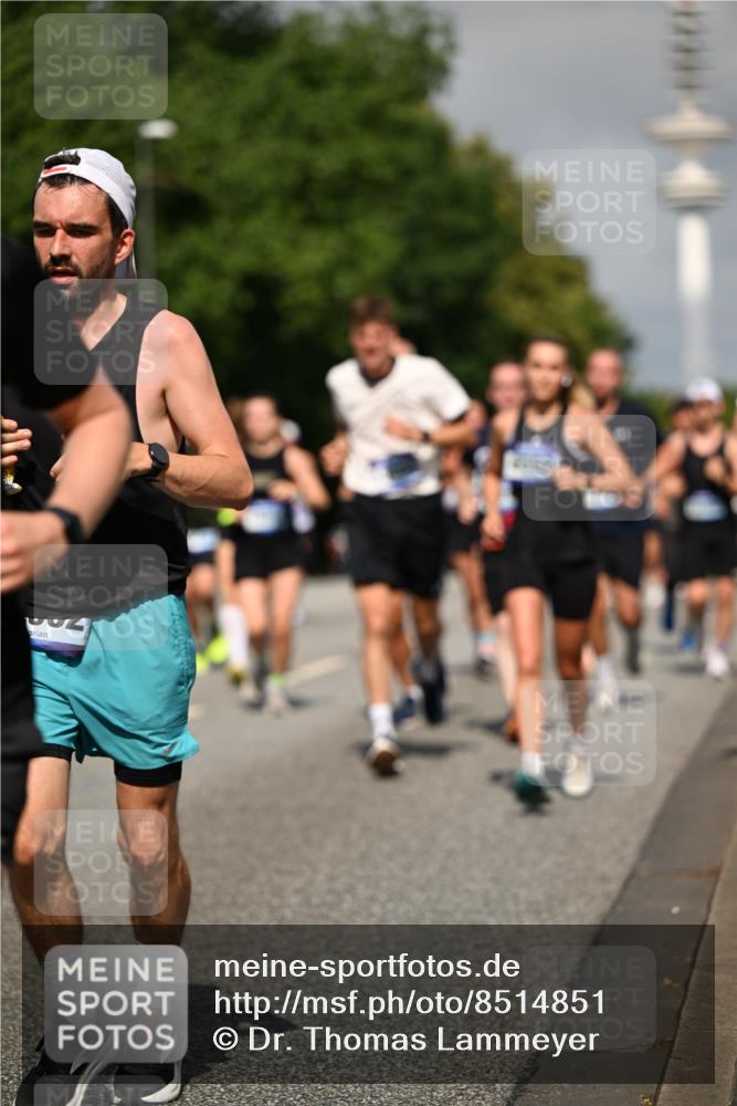29.06.2025 - hella hamburg halbmarathon Dr. Thomas Lammeyer http://msf.ph/oto/8514851 29.06.2025 10:02:36 Kennedybrücke 1034, 1285, 1410, 1727, 1946, 1951, 2034, 2518, 2656, 2840, 2883, 3091, 3097, 3334, 3819, 3859, 3952, 4152, 4167, 5077, 5084, 5259, 5721, 6294, 6433, 6592, 6629, 6657, 6754, 6759, 6877, 7082, 7232, 7369, 7716, 7732, 7856, 8068, 8393, 8639, 8825, 9727, 9770, 10084, 10724, 11212 meine-sportfotos.de