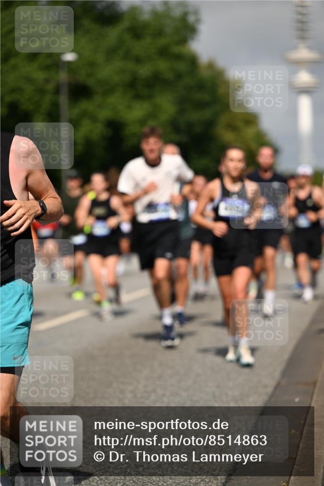 29.06.2025 - hella hamburg halbmarathon Dr. Thomas Lammeyer http://msf.ph/oto/8514863 29.06.2025 10:02:37 Kennedybrücke 1034, 1285, 1410, 1727, 1946, 1951, 2034, 2518, 2656, 2840, 2883, 3091, 3097, 3334, 3819, 3859, 3952, 4152, 4167, 5077, 5084, 5259, 5721, 6294, 6433, 6592, 6629, 6657, 6759, 6877, 7082, 7232, 7369, 7716, 7732, 8068, 8393, 8639, 9727, 9770, 10084, 10724, 11212 meine-sportfotos.de