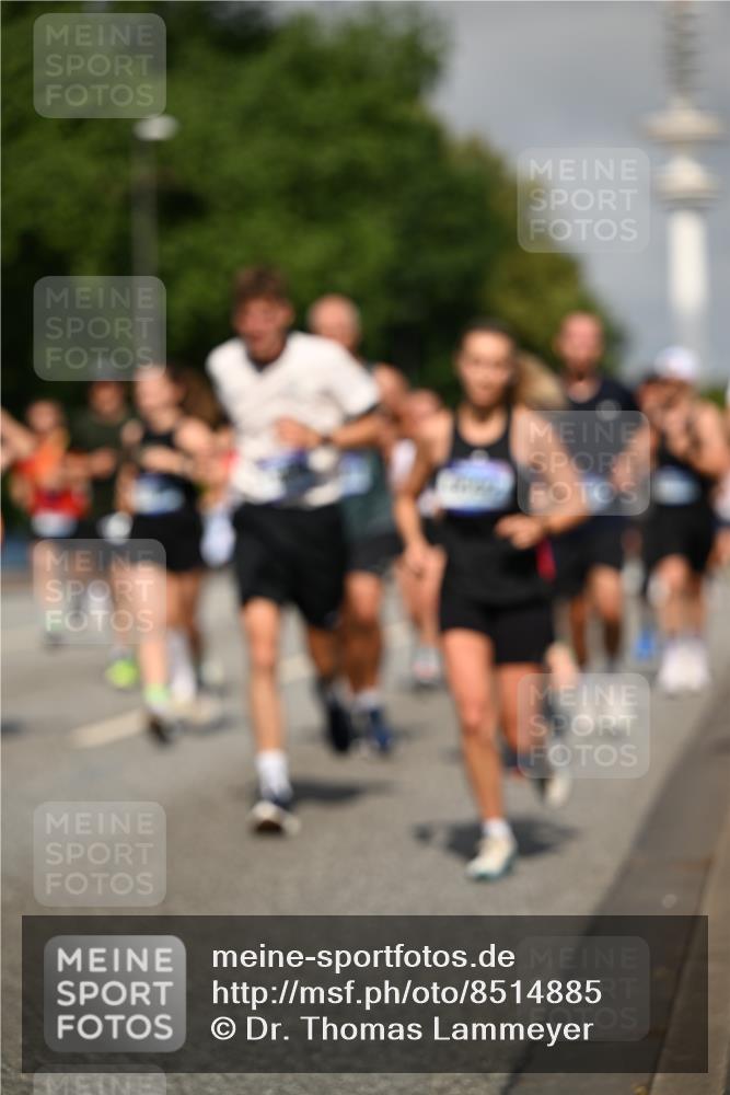 29.06.2025 - hella hamburg halbmarathon Dr. Thomas Lammeyer http://msf.ph/oto/8514885 29.06.2025 10:02:37 Kennedybrücke 1034, 1285, 1410, 1727, 1946, 1951, 2034, 2518, 2656, 2840, 2883, 3091, 3097, 3334, 3819, 3859, 3952, 4152, 4167, 5077, 5084, 5259, 5721, 6294, 6433, 6592, 6629, 6657, 6759, 6877, 7082, 7232, 7369, 7716, 7732, 8068, 8393, 8639, 9727, 9770, 10084, 10724, 11212 meine-sportfotos.de