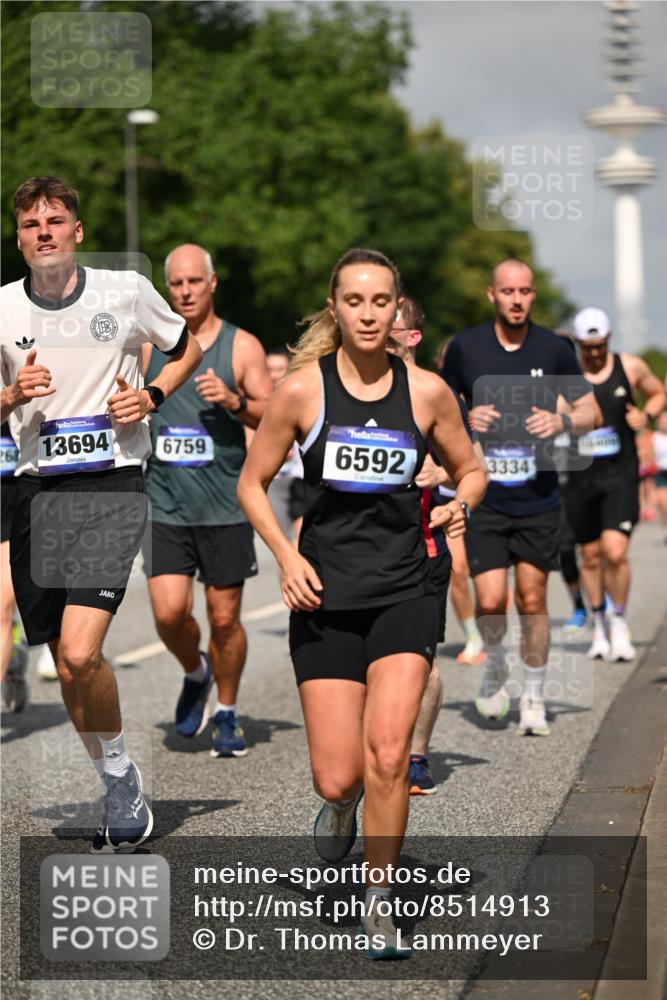 29.06.2025 - hella hamburg halbmarathon Dr. Thomas Lammeyer http://msf.ph/oto/8514913 29.06.2025 10:02:38 Kennedybrücke 1034, 1285, 1410, 1727, 1946, 1951, 2034, 2518, 2656, 2840, 2883, 2907, 3091, 3097, 3334, 3819, 3859, 3952, 4152, 4167, 5077, 5084, 5721, 6294, 6433, 6592, 6629, 6657, 6759, 6877, 7082, 7232, 7369, 7716, 7732, 8068, 8393, 8639, 8721, 9727, 9770, 10084, 10724, 11212 meine-sportfotos.de