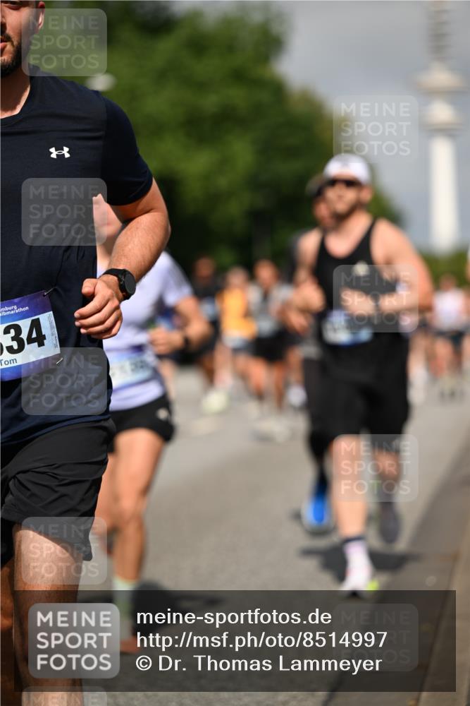 29.06.2025 - hella hamburg halbmarathon Dr. Thomas Lammeyer http://msf.ph/oto/8514997 29.06.2025 10:02:41 Kennedybrücke 1190, 1285, 1410, 1485, 1727, 1946, 1951, 2034, 2518, 2656, 2840, 2883, 2907, 3037, 3091, 3097, 3334, 3715, 3859, 3952, 4152, 4167, 5077, 5084, 5721, 6294, 6433, 6592, 6629, 6657, 6759, 6877, 7082, 7232, 7369, 7716, 7732, 8068, 8322, 8393, 8639, 8721, 9727, 9770, 10724, 11212 meine-sportfotos.de