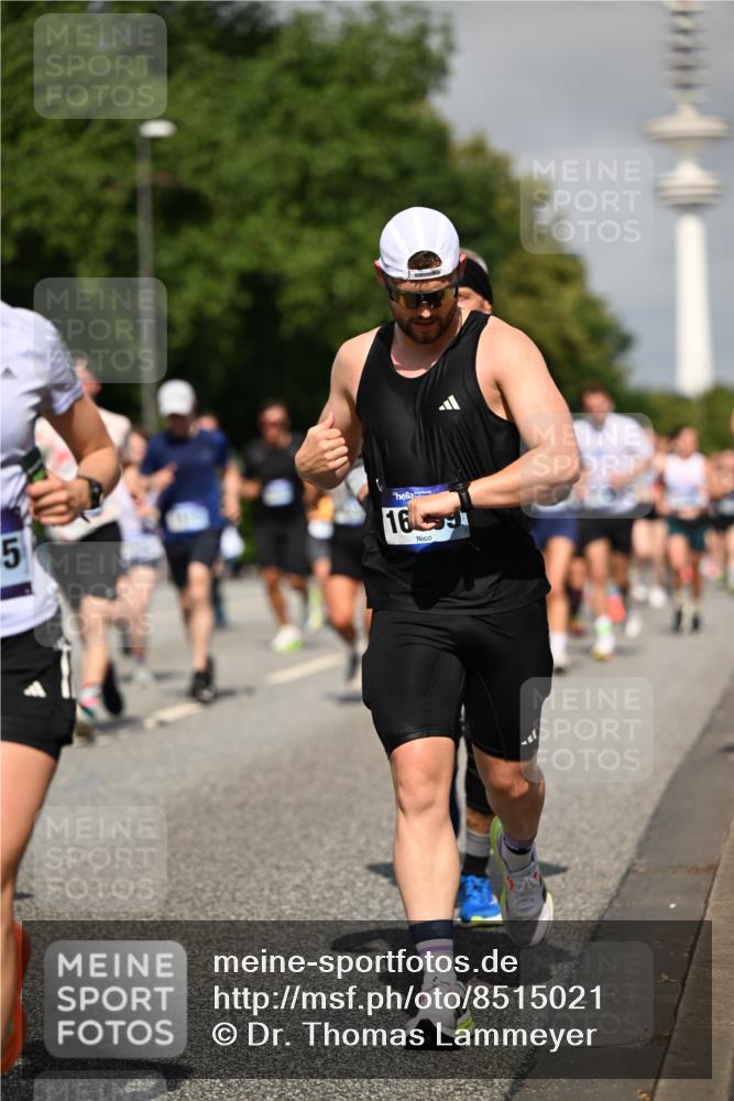 29.06.2025 - hella hamburg halbmarathon Dr. Thomas Lammeyer http://msf.ph/oto/8515021 29.06.2025 10:02:42 Kennedybrücke 1190, 1285, 1410, 1485, 1727, 1946, 1951, 2034, 2518, 2656, 2840, 2883, 2907, 3037, 3091, 3097, 3334, 3715, 3859, 3952, 4152, 4167, 5077, 5084, 6294, 6433, 6592, 6629, 6657, 6759, 6877, 7082, 7232, 7369, 7716, 7732, 8068, 8322, 8393, 8639, 8721, 8798, 9727, 9770, 10724, 11212 meine-sportfotos.de