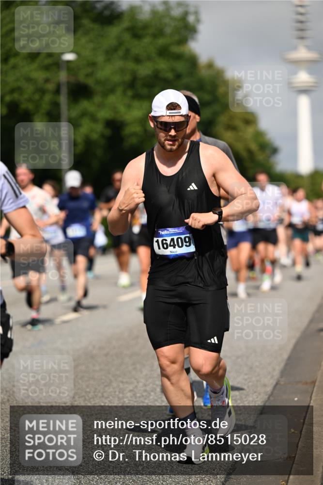 29.06.2025 - hella hamburg halbmarathon Dr. Thomas Lammeyer http://msf.ph/oto/8515028 29.06.2025 10:02:42 Kennedybrücke 1190, 1285, 1410, 1485, 1727, 1946, 1951, 2034, 2518, 2656, 2840, 2883, 2907, 3037, 3091, 3097, 3334, 3715, 3859, 3952, 4152, 4167, 5077, 5084, 6294, 6433, 6592, 6629, 6657, 6759, 6877, 7082, 7232, 7369, 7716, 7732, 8068, 8322, 8393, 8639, 8721, 8798, 9727, 9770, 10724, 11212 meine-sportfotos.de