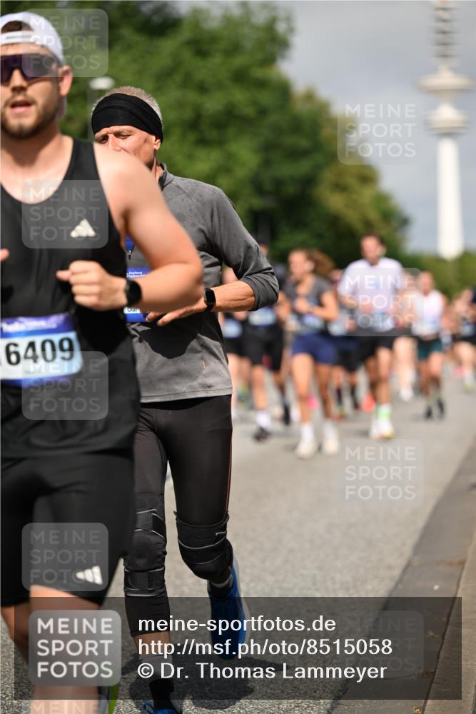 29.06.2025 - hella hamburg halbmarathon Dr. Thomas Lammeyer http://msf.ph/oto/8515058 29.06.2025 10:02:43 Kennedybrücke 1190, 1410, 1485, 1727, 1946, 1951, 1972, 2034, 2518, 2656, 2840, 2883, 2907, 3037, 3091, 3097, 3334, 3715, 3859, 3952, 4152, 4167, 5077, 5084, 5492, 6294, 6399, 6433, 6592, 6629, 6657, 6759, 6877, 7082, 7232, 7369, 7716, 7732, 8068, 8322, 8393, 8639, 8721, 8798, 9727, 9770, 10724, 11212 meine-sportfotos.de