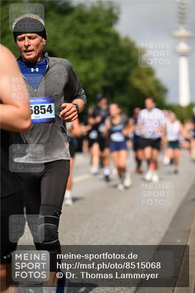 29.06.2025 - hella hamburg halbmarathon Dr. Thomas Lammeyer http://msf.ph/oto/8515068 29.06.2025 10:02:43 Kennedybrücke 1190, 1410, 1485, 1727, 1946, 1951, 1972, 2034, 2518, 2656, 2840, 2883, 2907, 3037, 3091, 3097, 3334, 3715, 3859, 3952, 4152, 4167, 5077, 5084, 5492, 6294, 6399, 6433, 6592, 6629, 6657, 6759, 6877, 7082, 7232, 7369, 7716, 7732, 8068, 8322, 8393, 8639, 8721, 8798, 9727, 9770, 10724, 11212 meine-sportfotos.de