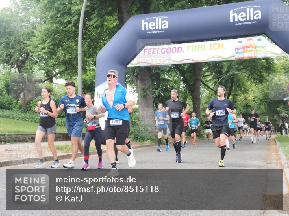 29.06.2025 - hella hamburg halbmarathon KatJ http://msf.ph/oto/8515118 29.06.2025 10:46:38 Zwischen KM18-KM19 1019, 1544, 2426, 2730, 4238, 6033, 6087, 6754 meine-sportfotos.de