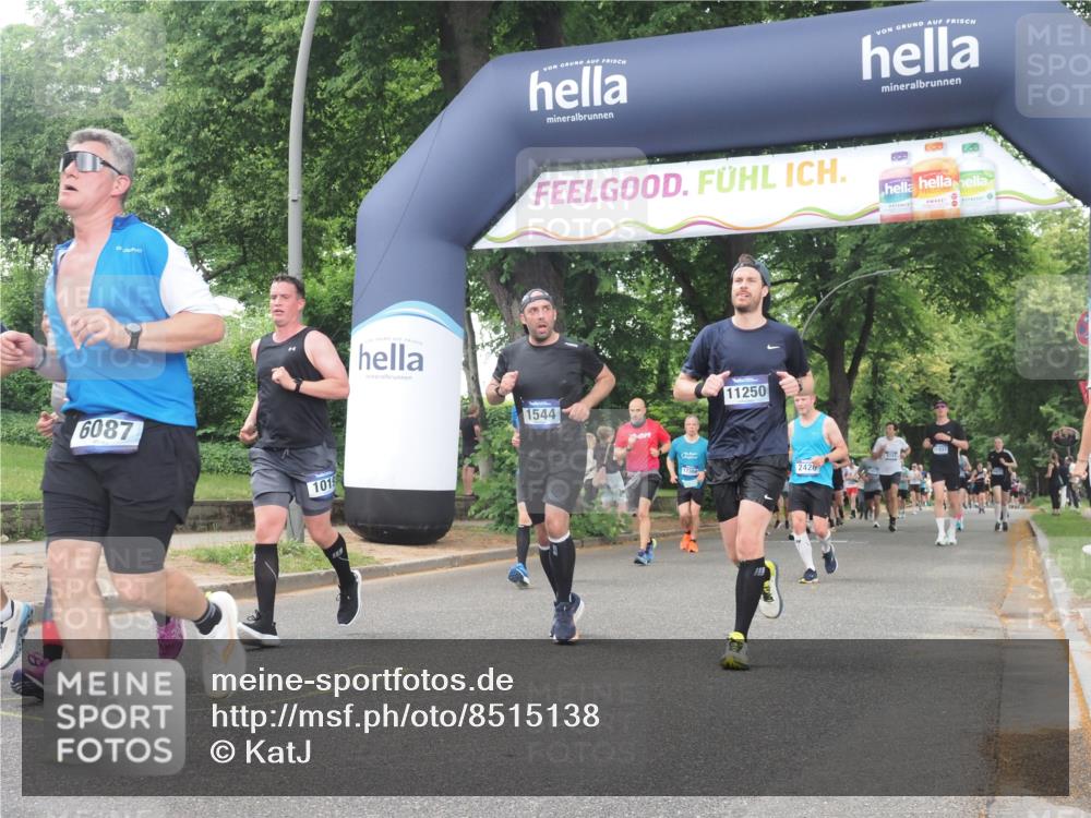29.06.2025 - hella hamburg halbmarathon KatJ http://msf.ph/oto/8515138 29.06.2025 10:46:39 Zwischen KM18-KM19 1019, 1544, 2426, 2730, 4238, 6033, 6087, 6754 meine-sportfotos.de