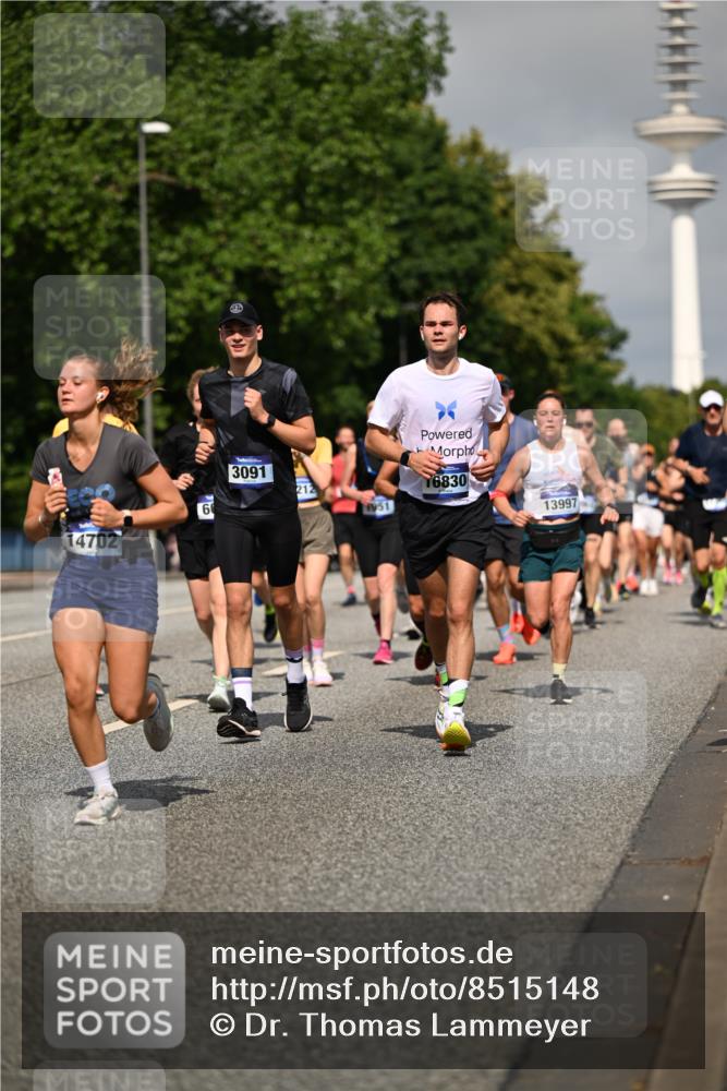 29.06.2025 - hella hamburg halbmarathon Dr. Thomas Lammeyer http://msf.ph/oto/8515148 29.06.2025 10:02:45 Kennedybrücke 1190, 1410, 1485, 1727, 1946, 1951, 1972, 2518, 2656, 2840, 2883, 2907, 3037, 3091, 3097, 3334, 3715, 3952, 4152, 4167, 5077, 5084, 5492, 6294, 6390, 6399, 6592, 6629, 6657, 6759, 6877, 7082, 7232, 7369, 7716, 8068, 8322, 8393, 8639, 8721, 8772, 8798, 9727, 10724, 11212 meine-sportfotos.de