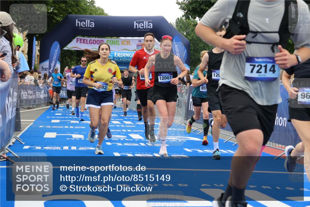 29.06.2025 - hella hamburg halbmarathon Strokosch-Dieckow http://msf.ph/oto/8515149 29.06.2025 11:18:18 Ziel 2096, 3026, 3802, 4190, 4266, 6332, 6637, 7214, 7744, 8554, 8954, 9652, 9705, 10035, 10332, 10609, 12006, 12007, 13605, 14738, 15203, 15322, 15881, 16480, 16611, 16792, 16828, 18582 meine-sportfotos.de
