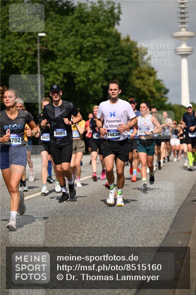 29.06.2025 - hella hamburg halbmarathon Dr. Thomas Lammeyer http://msf.ph/oto/8515160 29.06.2025 10:02:45 Kennedybrücke 1190, 1410, 1485, 1727, 1946, 1951, 1972, 2518, 2656, 2840, 2883, 2907, 3037, 3091, 3097, 3334, 3715, 3952, 4152, 4167, 5077, 5084, 5492, 6294, 6390, 6399, 6592, 6629, 6657, 6759, 6877, 7082, 7232, 7369, 7716, 8068, 8322, 8393, 8639, 8721, 8772, 8798, 9727, 10724, 11212 meine-sportfotos.de