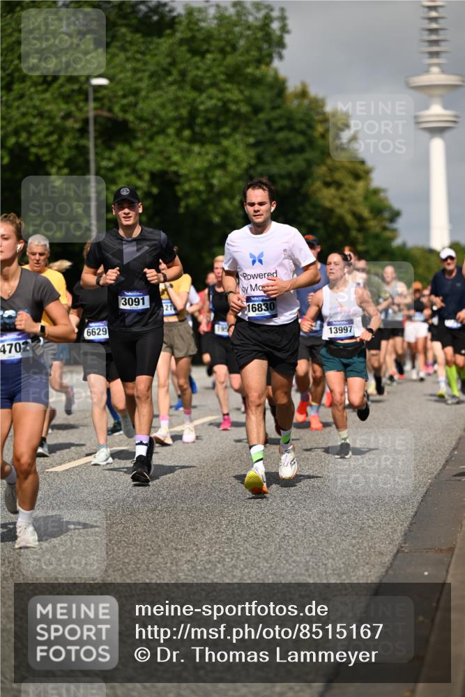 29.06.2025 - hella hamburg halbmarathon Dr. Thomas Lammeyer http://msf.ph/oto/8515167 29.06.2025 10:02:45 Kennedybrücke 1190, 1410, 1485, 1727, 1946, 1951, 1972, 2518, 2656, 2840, 2883, 2907, 3037, 3091, 3097, 3334, 3715, 3952, 4152, 4167, 5077, 5084, 5492, 6294, 6390, 6399, 6592, 6629, 6657, 6759, 6877, 7082, 7232, 7369, 7716, 8068, 8322, 8393, 8639, 8721, 8772, 8798, 9727, 10724, 11212 meine-sportfotos.de