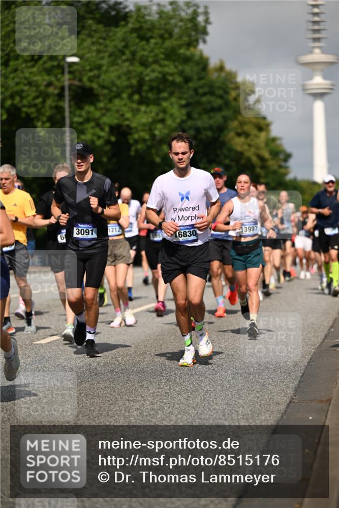 29.06.2025 - hella hamburg halbmarathon Dr. Thomas Lammeyer http://msf.ph/oto/8515176 29.06.2025 10:02:46 Kennedybrücke 1190, 1410, 1485, 1727, 1946, 1951, 1972, 2518, 2840, 2883, 2907, 3037, 3091, 3097, 3334, 3715, 3952, 4152, 4167, 5077, 5084, 5492, 6294, 6390, 6399, 6592, 6629, 6657, 6759, 7082, 7232, 7716, 8068, 8154, 8322, 8639, 8721, 8772, 8798, 9727, 10724, 11212 meine-sportfotos.de
