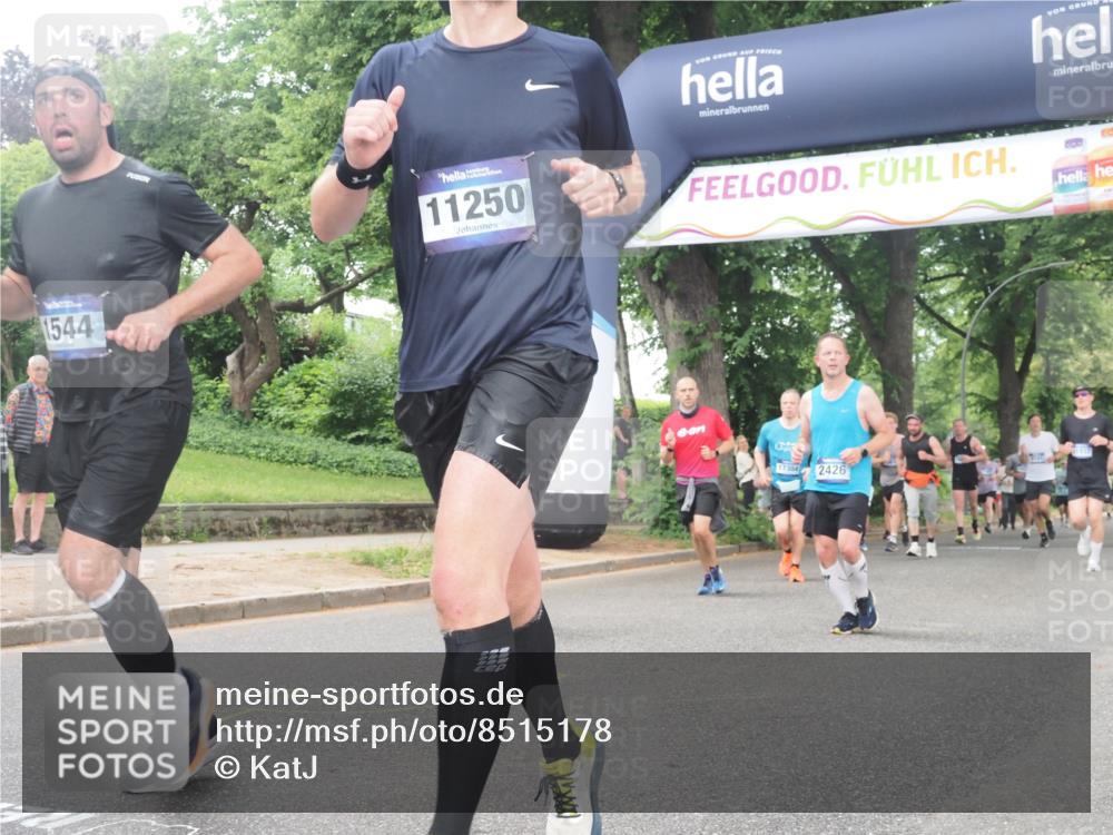 29.06.2025 - hella hamburg halbmarathon KatJ http://msf.ph/oto/8515178 29.06.2025 10:46:40 Zwischen KM18-KM19 1019, 1544, 2426, 2730, 6087, 6754 meine-sportfotos.de