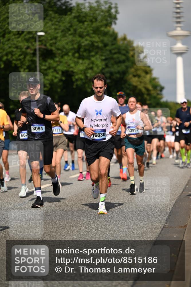 29.06.2025 - hella hamburg halbmarathon Dr. Thomas Lammeyer http://msf.ph/oto/8515186 29.06.2025 10:02:46 Kennedybrücke 1190, 1410, 1485, 1727, 1946, 1951, 1972, 2518, 2840, 2883, 2907, 3037, 3091, 3097, 3334, 3715, 3952, 4152, 4167, 5077, 5084, 5492, 6294, 6390, 6399, 6592, 6629, 6657, 6759, 7082, 7232, 7716, 8068, 8154, 8322, 8639, 8721, 8772, 8798, 9727, 10724, 11212 meine-sportfotos.de