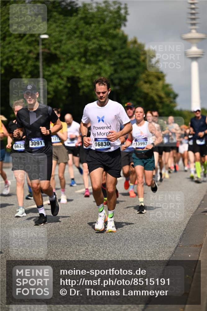 29.06.2025 - hella hamburg halbmarathon Dr. Thomas Lammeyer http://msf.ph/oto/8515191 29.06.2025 10:02:46 Kennedybrücke 1190, 1410, 1485, 1727, 1946, 1951, 1972, 2518, 2840, 2883, 2907, 3037, 3091, 3097, 3334, 3715, 3952, 4152, 4167, 5077, 5084, 5492, 6294, 6390, 6399, 6592, 6629, 6657, 6759, 7082, 7232, 7716, 8068, 8154, 8322, 8639, 8721, 8772, 8798, 9727, 10724, 11212 meine-sportfotos.de