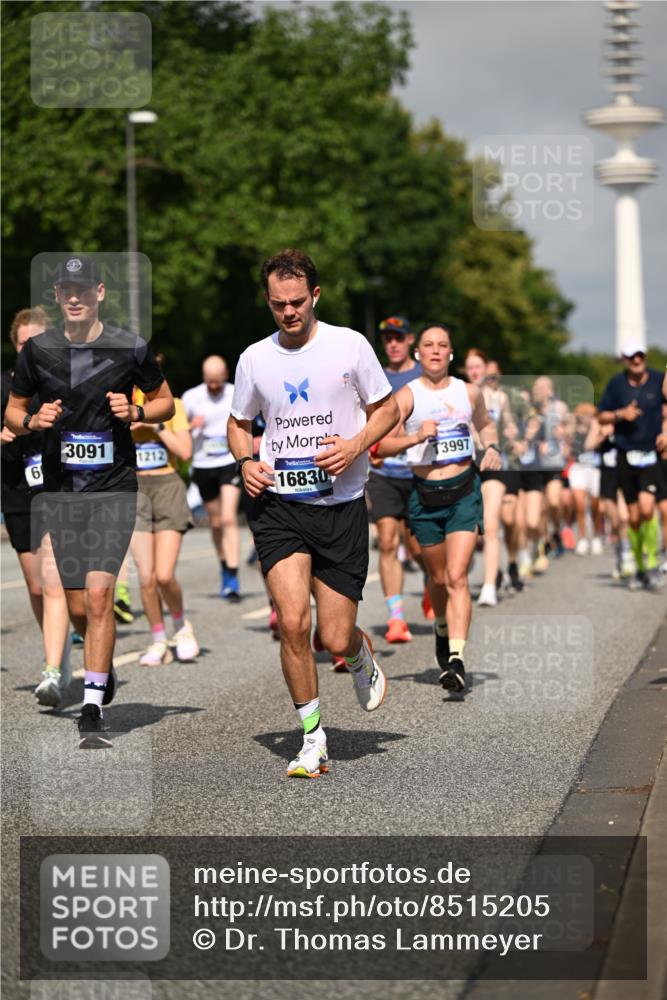 29.06.2025 - hella hamburg halbmarathon Dr. Thomas Lammeyer http://msf.ph/oto/8515205 29.06.2025 10:02:46 Kennedybrücke 1190, 1410, 1485, 1727, 1946, 1951, 1972, 2518, 2840, 2883, 2907, 3037, 3091, 3097, 3334, 3715, 3952, 4152, 4167, 5077, 5084, 5492, 6294, 6390, 6399, 6592, 6629, 6657, 6759, 7082, 7232, 7716, 8068, 8154, 8322, 8639, 8721, 8772, 8798, 9727, 10724, 11212 meine-sportfotos.de