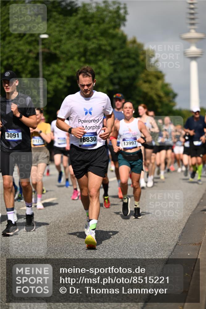 29.06.2025 - hella hamburg halbmarathon Dr. Thomas Lammeyer http://msf.ph/oto/8515221 29.06.2025 10:02:47 Kennedybrücke 1190, 1410, 1485, 1727, 1946, 1951, 1972, 2518, 2840, 2907, 3037, 3091, 3097, 3334, 3715, 3952, 4152, 4167, 5084, 5492, 6294, 6390, 6399, 6585, 6592, 6629, 6657, 6759, 7082, 7232, 7716, 7864, 8068, 8154, 8322, 8639, 8721, 8772, 8798, 9727, 10488, 10724, 11212 meine-sportfotos.de