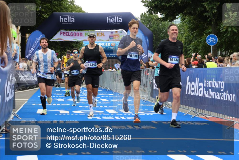 29.06.2025 - hella hamburg halbmarathon Strokosch-Dieckow http://msf.ph/oto/8515260 29.06.2025 11:18:32 Ziel 1641, 2908, 3802, 3803, 5098, 8685, 8884, 8954, 9784, 11743, 11949, 12347, 13235, 13393, 14736, 14738, 16016, 16199, 18217, 19131, 19132 meine-sportfotos.de