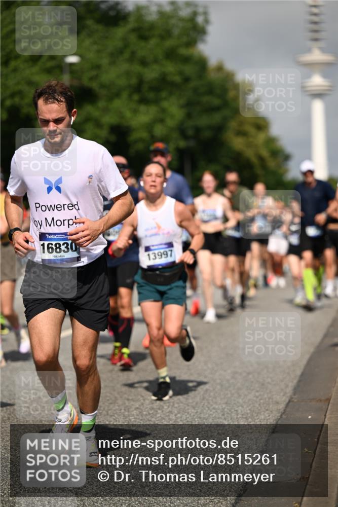 29.06.2025 - hella hamburg halbmarathon Dr. Thomas Lammeyer http://msf.ph/oto/8515261 29.06.2025 10:02:48 Kennedybrücke 1190, 1410, 1485, 1727, 1946, 1951, 1972, 2840, 2907, 3037, 3091, 3097, 3334, 3715, 3952, 4152, 4167, 5084, 5492, 6294, 6390, 6399, 6585, 6592, 6629, 6657, 6759, 7082, 7232, 7716, 7864, 8068, 8154, 8322, 8639, 8721, 8772, 8798, 9727, 9884, 10488, 10724, 11212 meine-sportfotos.de