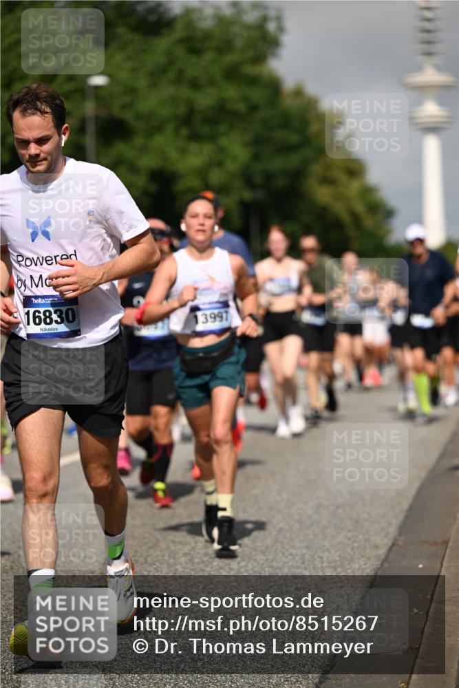 29.06.2025 - hella hamburg halbmarathon Dr. Thomas Lammeyer http://msf.ph/oto/8515267 29.06.2025 10:02:48 Kennedybrücke 1190, 1410, 1485, 1727, 1946, 1951, 1972, 2840, 2907, 3037, 3091, 3097, 3334, 3715, 3952, 4152, 4167, 5084, 5492, 6294, 6390, 6399, 6585, 6592, 6629, 6657, 6759, 7082, 7232, 7716, 7864, 8068, 8154, 8322, 8639, 8721, 8772, 8798, 9727, 9884, 10488, 10724, 11212 meine-sportfotos.de