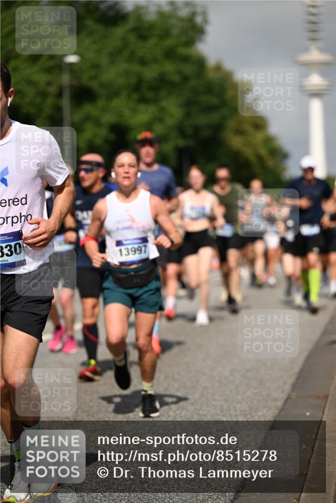 29.06.2025 - hella hamburg halbmarathon Dr. Thomas Lammeyer http://msf.ph/oto/8515278 29.06.2025 10:02:48 Kennedybrücke 1190, 1410, 1485, 1727, 1946, 1951, 1972, 2840, 2907, 3037, 3091, 3097, 3334, 3715, 3952, 4152, 4167, 5084, 5492, 6294, 6390, 6399, 6585, 6592, 6629, 6657, 6759, 7082, 7232, 7716, 7864, 8068, 8154, 8322, 8639, 8721, 8772, 8798, 9727, 9884, 10488, 10724, 11212 meine-sportfotos.de