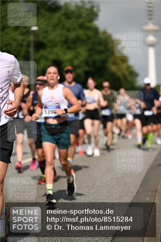 29.06.2025 - hella hamburg halbmarathon Dr. Thomas Lammeyer http://msf.ph/oto/8515284 29.06.2025 10:02:48 Kennedybrücke 1190, 1410, 1485, 1727, 1946, 1951, 1972, 2840, 2907, 3037, 3091, 3097, 3334, 3715, 3952, 4152, 4167, 5084, 5492, 6294, 6390, 6399, 6585, 6592, 6629, 6657, 6759, 7082, 7232, 7716, 7864, 8068, 8154, 8322, 8639, 8721, 8772, 8798, 9727, 9884, 10488, 10724, 11212 meine-sportfotos.de