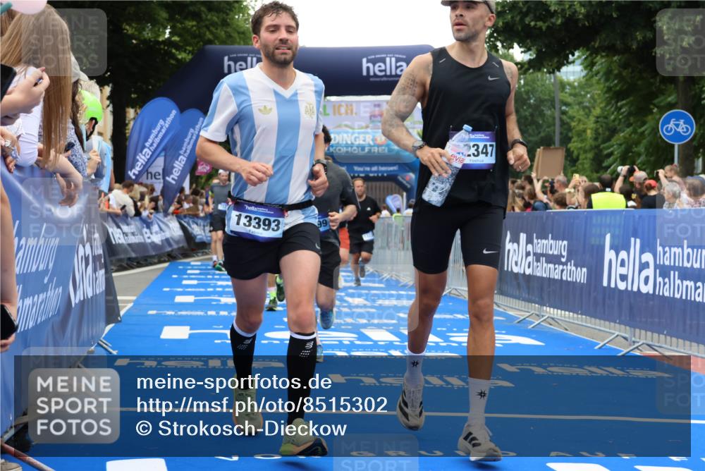 29.06.2025 - hella hamburg halbmarathon Strokosch-Dieckow http://msf.ph/oto/8515302 29.06.2025 11:18:34 Ziel 1521, 1641, 2908, 5098, 8685, 8884, 9784, 11743, 11949, 12347, 13235, 13393, 14736, 14795, 15913, 16016, 16199, 17969, 18217, 19131, 19132 meine-sportfotos.de