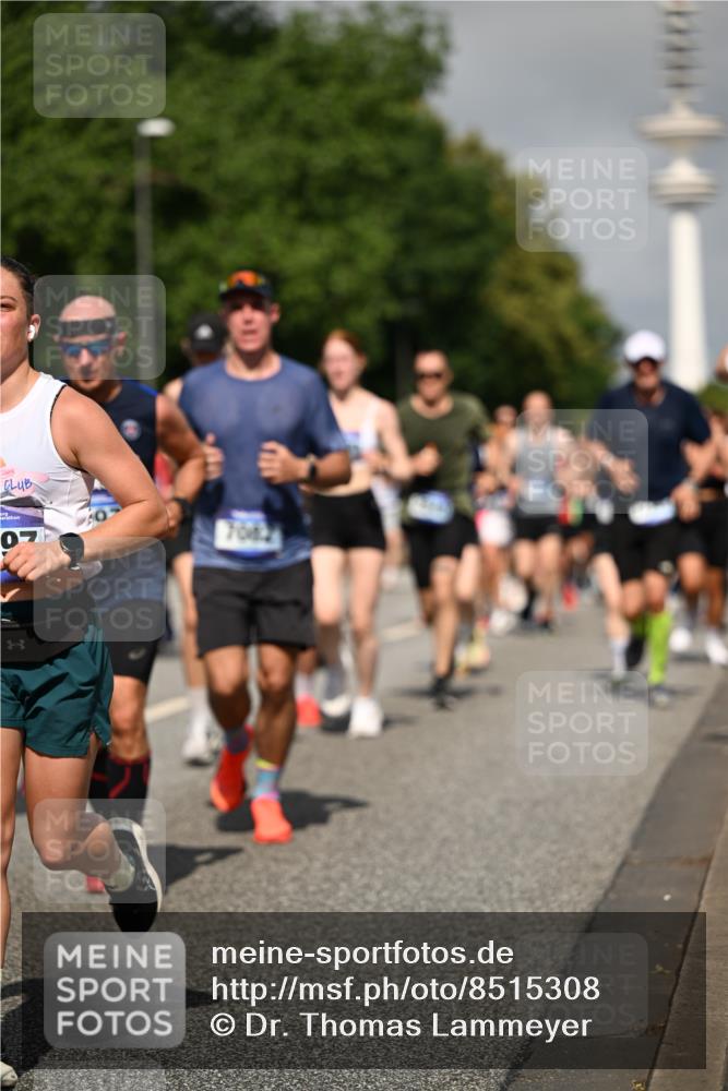 29.06.2025 - hella hamburg halbmarathon Dr. Thomas Lammeyer http://msf.ph/oto/8515308 29.06.2025 10:02:49 Kennedybrücke 1190, 1410, 1485, 1946, 1951, 1972, 2840, 2907, 3037, 3091, 3097, 3334, 3715, 3952, 4152, 4167, 4839, 5084, 5492, 6294, 6390, 6399, 6585, 6592, 6629, 6657, 6759, 7082, 7232, 7716, 7864, 8068, 8154, 8322, 8639, 8721, 8772, 8798, 9727, 9884, 10488, 10724, 11212 meine-sportfotos.de