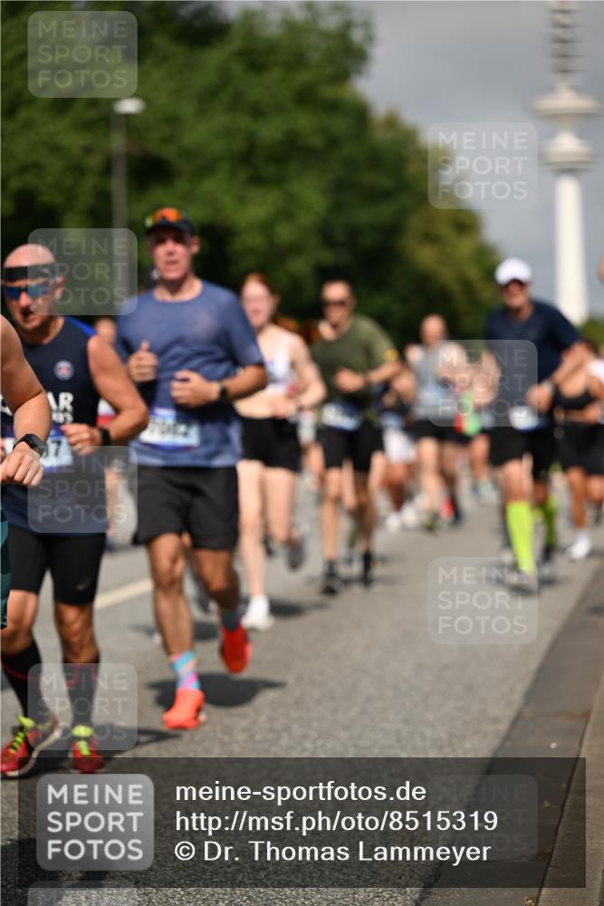 29.06.2025 - hella hamburg halbmarathon Dr. Thomas Lammeyer http://msf.ph/oto/8515319 29.06.2025 10:02:49 Kennedybrücke 1190, 1410, 1485, 1946, 1951, 1972, 2840, 2907, 3037, 3091, 3097, 3334, 3715, 3952, 4152, 4167, 4839, 5084, 5492, 6294, 6390, 6399, 6585, 6592, 6629, 6657, 6759, 7082, 7232, 7716, 7864, 8068, 8154, 8322, 8639, 8721, 8772, 8798, 9727, 9884, 10488, 10724, 11212 meine-sportfotos.de