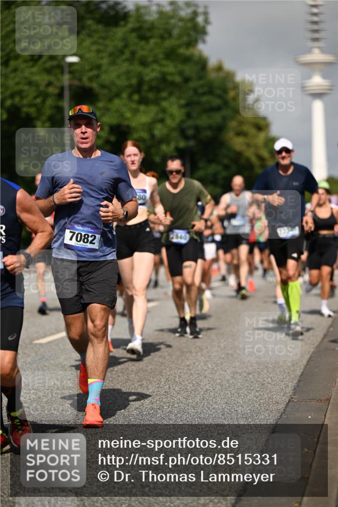 29.06.2025 - hella hamburg halbmarathon Dr. Thomas Lammeyer http://msf.ph/oto/8515331 29.06.2025 10:02:49 Kennedybrücke 1190, 1410, 1485, 1946, 1951, 1972, 2840, 2907, 3037, 3091, 3097, 3334, 3715, 3952, 4152, 4167, 4839, 5084, 5492, 6294, 6390, 6399, 6585, 6592, 6629, 6657, 6759, 7082, 7232, 7716, 7864, 8068, 8154, 8322, 8639, 8721, 8772, 8798, 9727, 9884, 10488, 10724, 11212 meine-sportfotos.de