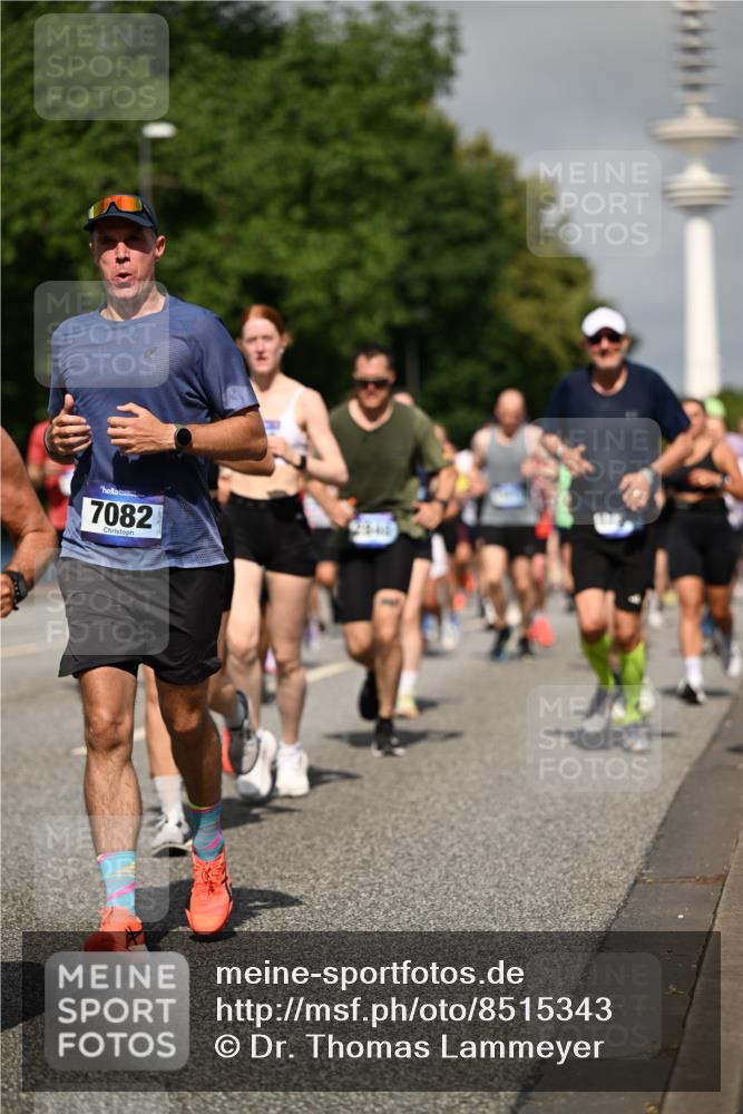 29.06.2025 - hella hamburg halbmarathon Dr. Thomas Lammeyer http://msf.ph/oto/8515343 29.06.2025 10:02:50 Kennedybrücke 1190, 1410, 1485, 1946, 1951, 1972, 2840, 2907, 3037, 3091, 3097, 3334, 3715, 3952, 4152, 4839, 5084, 5492, 6294, 6390, 6399, 6585, 6592, 6629, 6657, 6759, 7082, 7232, 7716, 7864, 8068, 8154, 8322, 8639, 8721, 8772, 8798, 9727, 9884, 10266, 10488, 10724, 11212 meine-sportfotos.de