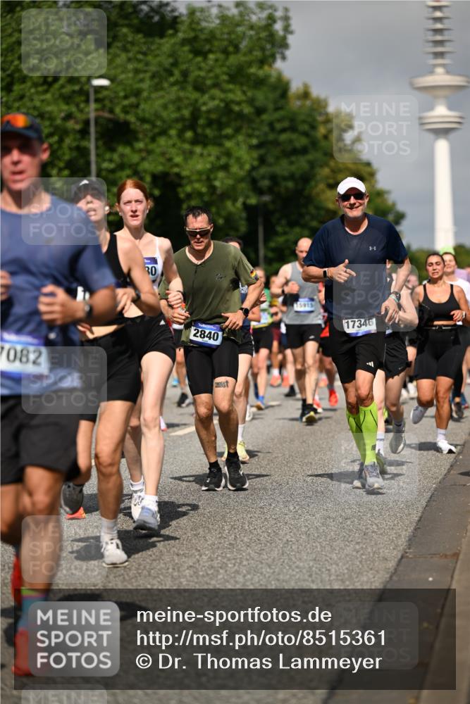29.06.2025 - hella hamburg halbmarathon Dr. Thomas Lammeyer http://msf.ph/oto/8515361 29.06.2025 10:02:50 Kennedybrücke 1190, 1410, 1485, 1946, 1951, 1972, 2840, 2907, 3037, 3091, 3097, 3334, 3715, 3952, 4152, 4839, 5084, 5492, 6294, 6390, 6399, 6585, 6592, 6629, 6657, 6759, 7082, 7232, 7716, 7864, 8068, 8154, 8322, 8639, 8721, 8772, 8798, 9727, 9884, 10266, 10488, 10724, 11212 meine-sportfotos.de