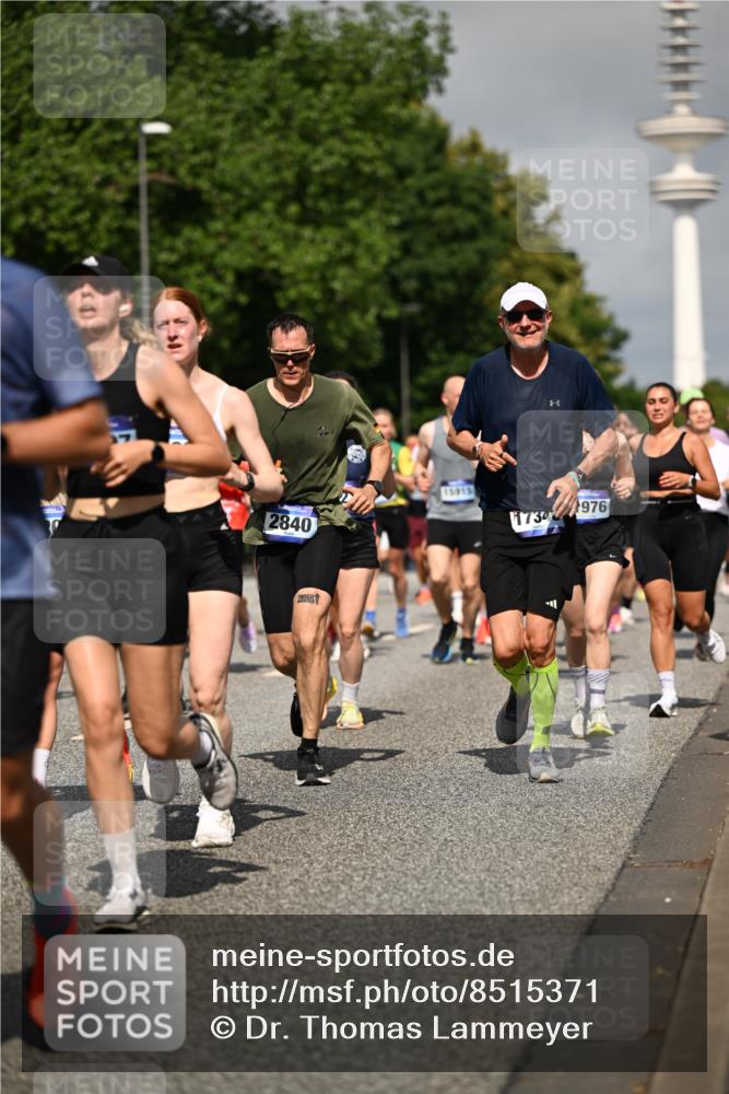 29.06.2025 - hella hamburg halbmarathon Dr. Thomas Lammeyer http://msf.ph/oto/8515371 29.06.2025 10:02:50 Kennedybrücke 1190, 1410, 1485, 1946, 1951, 1972, 2840, 2907, 3037, 3091, 3097, 3334, 3715, 3952, 4152, 4839, 5084, 5492, 6294, 6390, 6399, 6585, 6592, 6629, 6657, 6759, 7082, 7232, 7716, 7864, 8068, 8154, 8322, 8639, 8721, 8772, 8798, 9727, 9884, 10266, 10488, 10724, 11212 meine-sportfotos.de