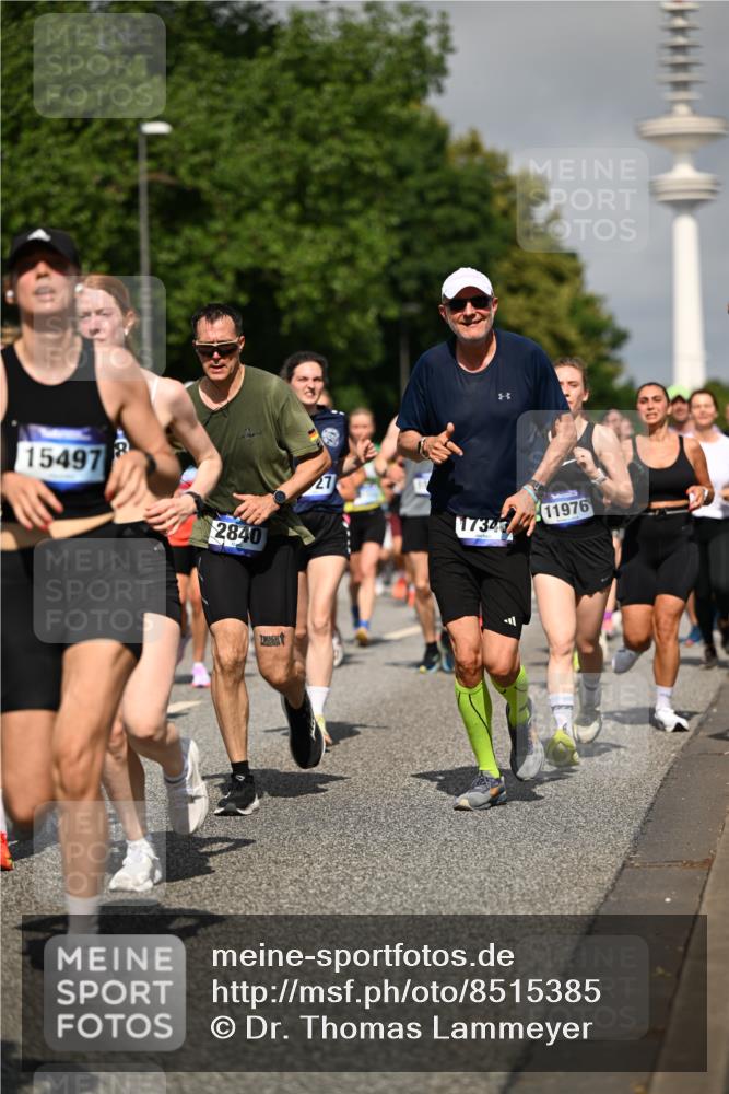 29.06.2025 - hella hamburg halbmarathon Dr. Thomas Lammeyer http://msf.ph/oto/8515385 29.06.2025 10:02:51 Kennedybrücke 1190, 1410, 1485, 1946, 1951, 1972, 2840, 2907, 3037, 3091, 3097, 3334, 3715, 3952, 4152, 4839, 5084, 5492, 6294, 6390, 6399, 6585, 6629, 6657, 6759, 7082, 7232, 7716, 7864, 8068, 8154, 8322, 8639, 8721, 8772, 8798, 9727, 9884, 10266, 10488, 10724, 11212 meine-sportfotos.de