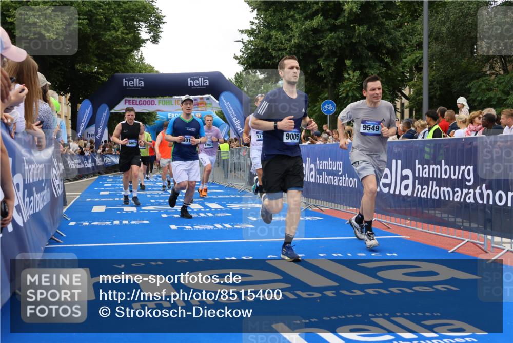 29.06.2025 - hella hamburg halbmarathon Strokosch-Dieckow http://msf.ph/oto/8515400 29.06.2025 11:18:43 Ziel 1015, 1521, 2094, 2908, 3161, 4170, 5098, 9005, 9011, 9549, 12031, 12056, 13235, 14630, 14736, 14795, 15913, 15942, 16199, 16829, 17456, 17719, 17969, 18217, 18648 meine-sportfotos.de
