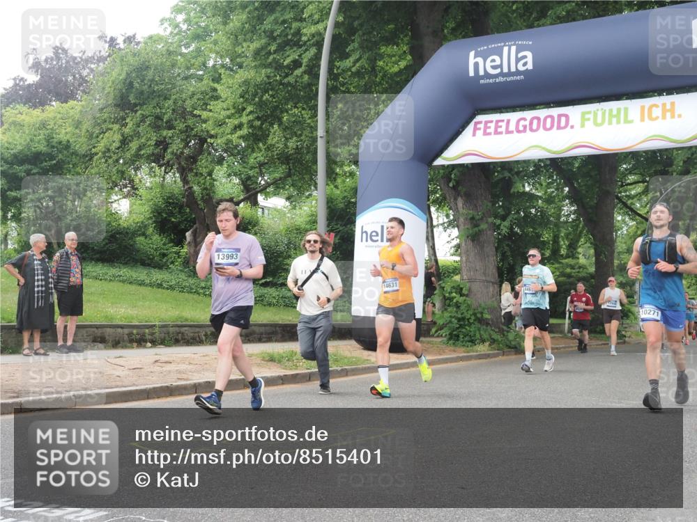 29.06.2025 - hella hamburg halbmarathon KatJ http://msf.ph/oto/8515401 29.06.2025 10:46:48 Zwischen KM18-KM19 3780, 6327, 8481 meine-sportfotos.de