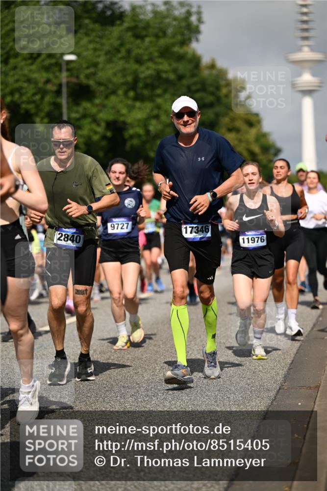 29.06.2025 - hella hamburg halbmarathon Dr. Thomas Lammeyer http://msf.ph/oto/8515405 29.06.2025 10:02:51 Kennedybrücke 1190, 1410, 1485, 1946, 1951, 1972, 2840, 2907, 3037, 3091, 3097, 3334, 3715, 3952, 4152, 4839, 5084, 5492, 6294, 6390, 6399, 6585, 6629, 6657, 6759, 7082, 7232, 7716, 7864, 8068, 8154, 8322, 8639, 8721, 8772, 8798, 9727, 9884, 10266, 10488, 10724, 11212 meine-sportfotos.de