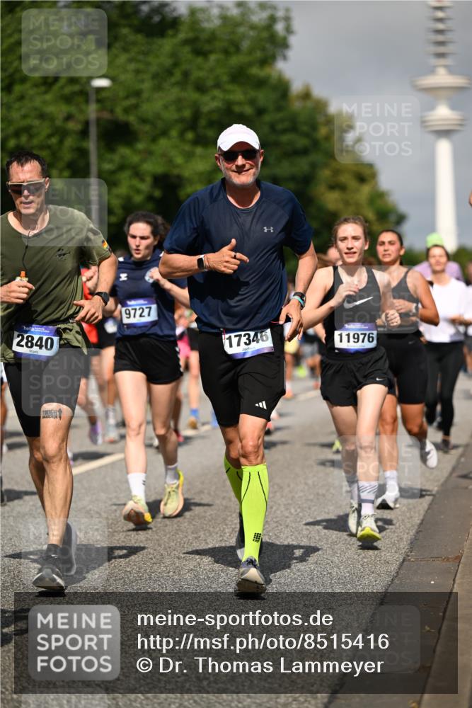 29.06.2025 - hella hamburg halbmarathon Dr. Thomas Lammeyer http://msf.ph/oto/8515416 29.06.2025 10:02:52 Kennedybrücke 1190, 1410, 1485, 1946, 1951, 1972, 2840, 2907, 3037, 3091, 3097, 3715, 3952, 4152, 4839, 5084, 5391, 5492, 6294, 6390, 6399, 6585, 6629, 6657, 7082, 7232, 7716, 7864, 8068, 8154, 8322, 8639, 8721, 8772, 8798, 9727, 9884, 10266, 10488, 10724, 11068, 11212 meine-sportfotos.de