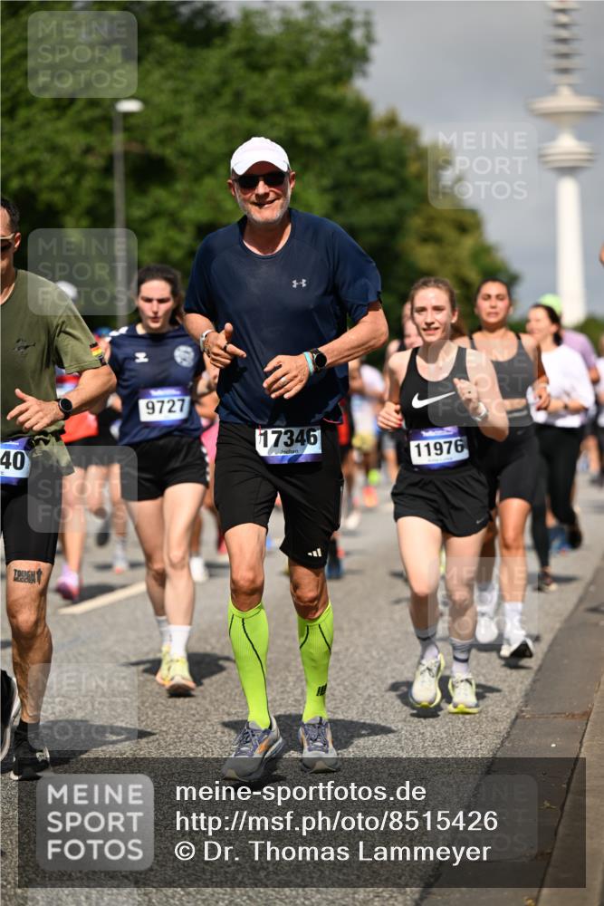 29.06.2025 - hella hamburg halbmarathon Dr. Thomas Lammeyer http://msf.ph/oto/8515426 29.06.2025 10:02:52 Kennedybrücke 1190, 1410, 1485, 1946, 1951, 1972, 2840, 2907, 3037, 3091, 3097, 3715, 3952, 4152, 4839, 5084, 5391, 5492, 6294, 6390, 6399, 6585, 6629, 6657, 7082, 7232, 7716, 7864, 8068, 8154, 8322, 8639, 8721, 8772, 8798, 9727, 9884, 10266, 10488, 10724, 11068, 11212 meine-sportfotos.de