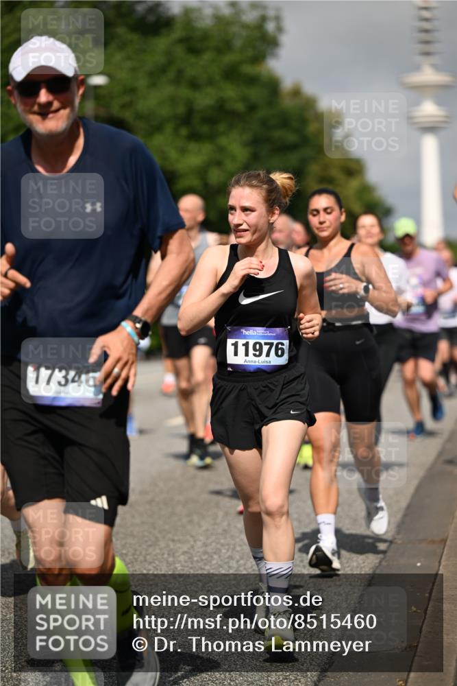 29.06.2025 - hella hamburg halbmarathon Dr. Thomas Lammeyer http://msf.ph/oto/8515460 29.06.2025 10:02:53 Kennedybrücke 1190, 1410, 1485, 1946, 1951, 1972, 2741, 2840, 2907, 3037, 3091, 3097, 3715, 3952, 4152, 4839, 5084, 5391, 5492, 6294, 6390, 6399, 6585, 6629, 7082, 7232, 7716, 7864, 8068, 8154, 8322, 8639, 8721, 8772, 8798, 9655, 9727, 9884, 10266, 10488, 10724, 11068, 11212 meine-sportfotos.de