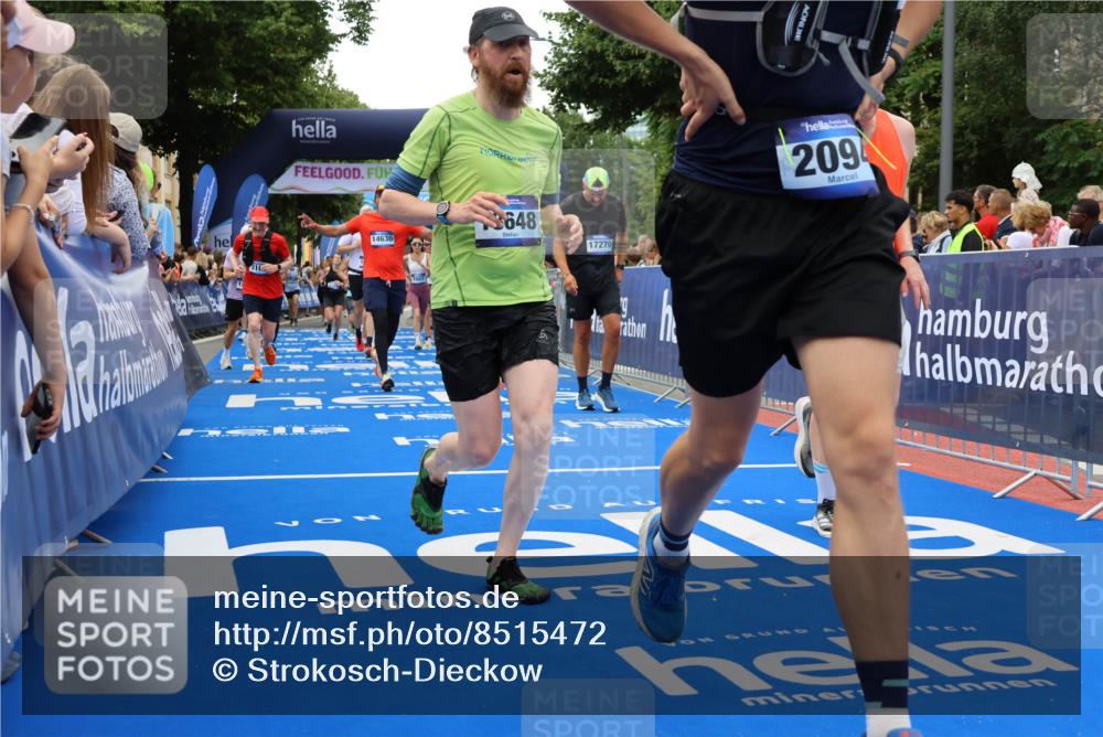 29.06.2025 - hella hamburg halbmarathon Strokosch-Dieckow http://msf.ph/oto/8515472 29.06.2025 11:18:47 Ziel 1015, 1521, 2094, 3161, 4170, 4539, 7882, 7883, 9005, 9011, 9549, 12031, 12056, 14630, 14795, 14953, 15913, 15942, 16829, 17456, 17719, 17969, 18648 meine-sportfotos.de