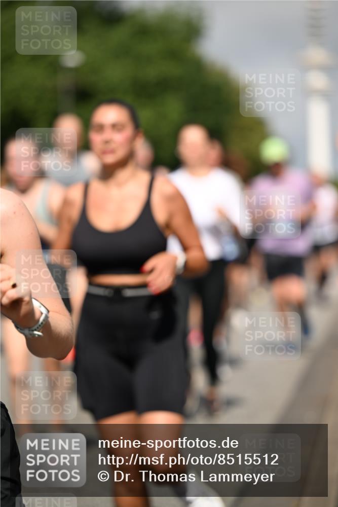 29.06.2025 - hella hamburg halbmarathon Dr. Thomas Lammeyer http://msf.ph/oto/8515512 29.06.2025 10:02:55 Kennedybrücke 1190, 1410, 1485, 1715, 1719, 1946, 1951, 1972, 2741, 2840, 2907, 2911, 3037, 3091, 3097, 3715, 4839, 5084, 5391, 5492, 6294, 6390, 6399, 6585, 6629, 7082, 7232, 7716, 7864, 8068, 8154, 8322, 8639, 8721, 8772, 8798, 9655, 9727, 9884, 10266, 10488, 11068, 11212 meine-sportfotos.de