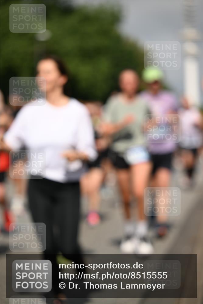 29.06.2025 - hella hamburg halbmarathon Dr. Thomas Lammeyer http://msf.ph/oto/8515555 29.06.2025 10:02:56 Kennedybrücke 1190, 1410, 1485, 1715, 1719, 1946, 1951, 1972, 2741, 2840, 2907, 2911, 3037, 3091, 3097, 3715, 4839, 5084, 5391, 5492, 6294, 6390, 6399, 6585, 6629, 7082, 7129, 7130, 7232, 7716, 7864, 8068, 8154, 8322, 8639, 8721, 8772, 8798, 9655, 9727, 9884, 10266, 10488, 11068, 11212 meine-sportfotos.de