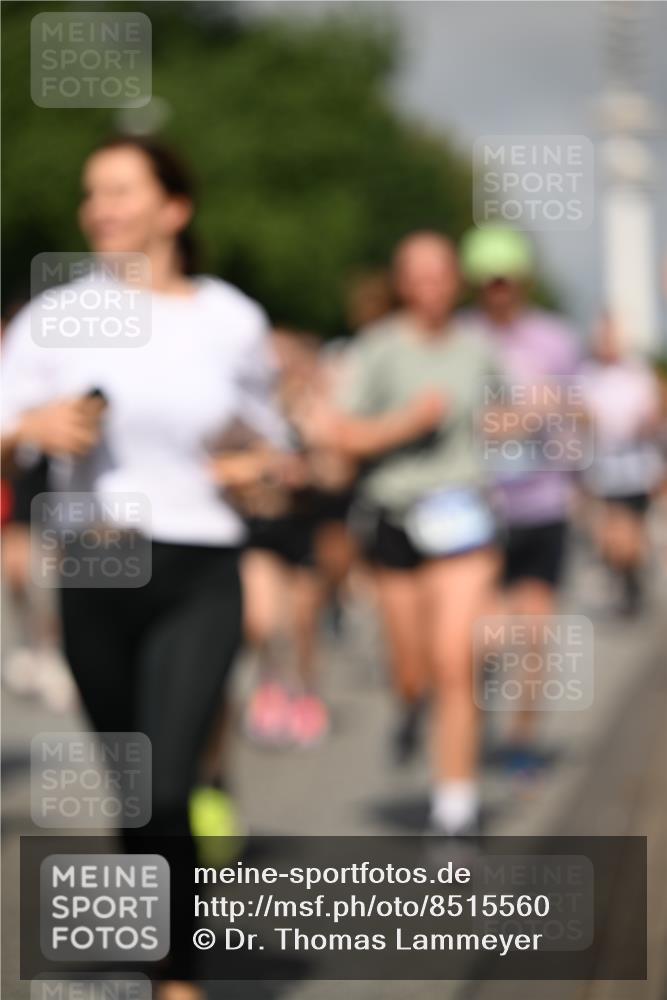 29.06.2025 - hella hamburg halbmarathon Dr. Thomas Lammeyer http://msf.ph/oto/8515560 29.06.2025 10:02:56 Kennedybrücke 1190, 1410, 1485, 1715, 1719, 1946, 1951, 1972, 2741, 2840, 2907, 2911, 3037, 3091, 3097, 3715, 4839, 5084, 5391, 5492, 6294, 6390, 6399, 6585, 6629, 7082, 7129, 7130, 7232, 7716, 7864, 8068, 8154, 8322, 8639, 8721, 8772, 8798, 9655, 9727, 9884, 10266, 10488, 11068, 11212 meine-sportfotos.de