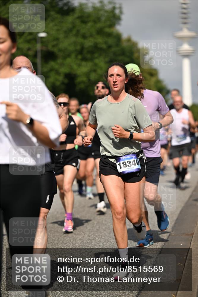 29.06.2025 - hella hamburg halbmarathon Dr. Thomas Lammeyer http://msf.ph/oto/8515569 29.06.2025 10:02:56 Kennedybrücke 1190, 1410, 1485, 1715, 1719, 1946, 1951, 1972, 2741, 2840, 2907, 2911, 3037, 3091, 3097, 3715, 4839, 5084, 5391, 5492, 6294, 6390, 6399, 6585, 6629, 7082, 7129, 7130, 7232, 7716, 7864, 8068, 8154, 8322, 8639, 8721, 8772, 8798, 9655, 9727, 9884, 10266, 10488, 11068, 11212 meine-sportfotos.de