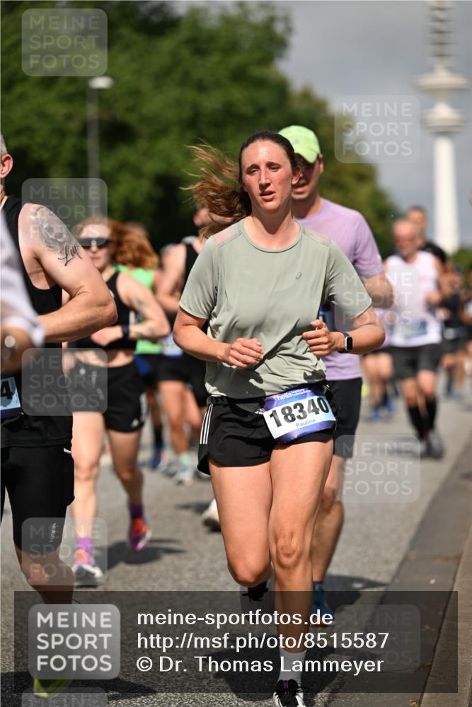 29.06.2025 - hella hamburg halbmarathon Dr. Thomas Lammeyer http://msf.ph/oto/8515587 29.06.2025 10:02:57 Kennedybrücke 1190, 1410, 1485, 1715, 1719, 1946, 1951, 1972, 2741, 2840, 2907, 2911, 3037, 3091, 3097, 3715, 4839, 5084, 5391, 5492, 6294, 6390, 6399, 6585, 6629, 7082, 7129, 7130, 7232, 7716, 7864, 8068, 8154, 8322, 8639, 8721, 8772, 8798, 9655, 9727, 9884, 10266, 10488, 11068, 11212 meine-sportfotos.de