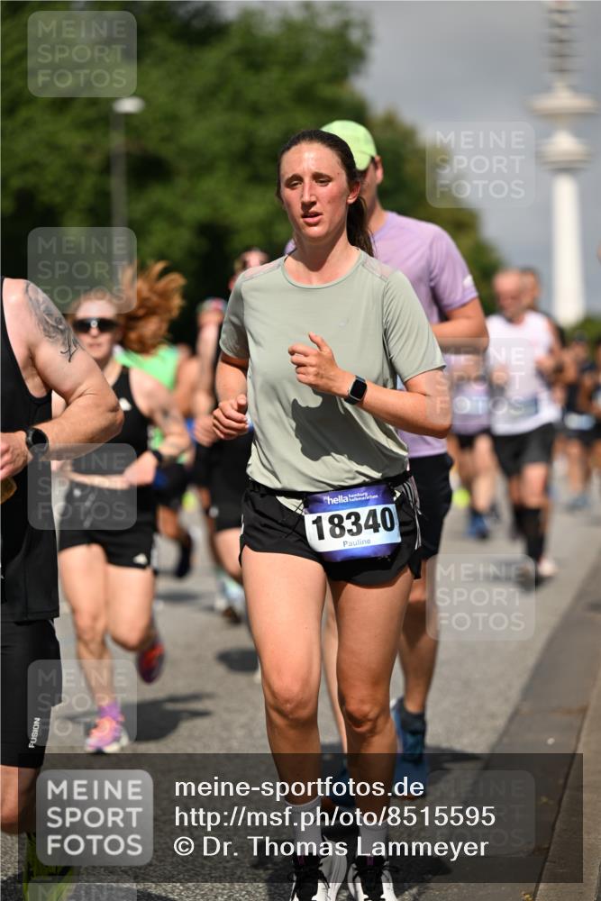29.06.2025 - hella hamburg halbmarathon Dr. Thomas Lammeyer http://msf.ph/oto/8515595 29.06.2025 10:02:57 Kennedybrücke 1190, 1410, 1485, 1715, 1719, 1946, 1951, 1972, 2741, 2840, 2907, 2911, 3037, 3091, 3097, 3715, 4839, 5084, 5391, 5492, 6294, 6390, 6399, 6585, 6629, 7082, 7129, 7130, 7232, 7716, 7864, 8068, 8154, 8322, 8639, 8721, 8772, 8798, 9655, 9727, 9884, 10266, 10488, 11068, 11212 meine-sportfotos.de