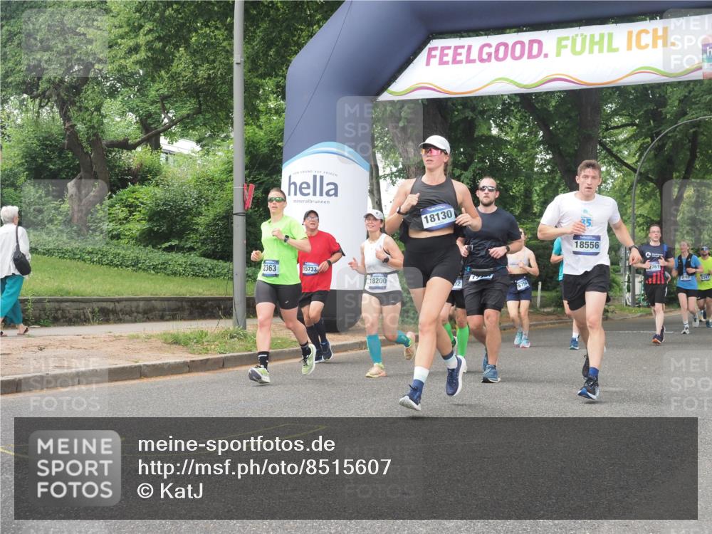 29.06.2025 - hella hamburg halbmarathon KatJ http://msf.ph/oto/8515607 29.06.2025 10:46:57 Zwischen KM18-KM19 1681, 2091, 2363, 4013, 6757, 7476, 8531 meine-sportfotos.de