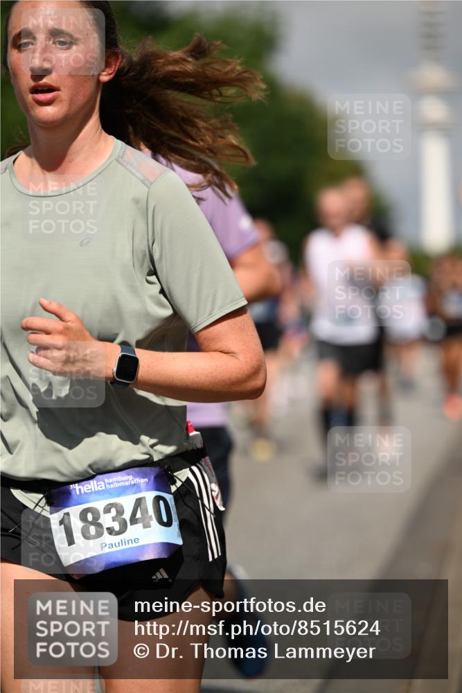 29.06.2025 - hella hamburg halbmarathon Dr. Thomas Lammeyer http://msf.ph/oto/8515624 29.06.2025 10:02:58 Kennedybrücke 1190, 1366, 1485, 1506, 1715, 1719, 1946, 1951, 1972, 2741, 2840, 2907, 2911, 3037, 3091, 3097, 3715, 4839, 5084, 5391, 5492, 5866, 6390, 6399, 6585, 6629, 7082, 7129, 7130, 7232, 7716, 7864, 8068, 8154, 8322, 8639, 8721, 8772, 8798, 9655, 9727, 9884, 10266, 10488, 11068, 11212 meine-sportfotos.de